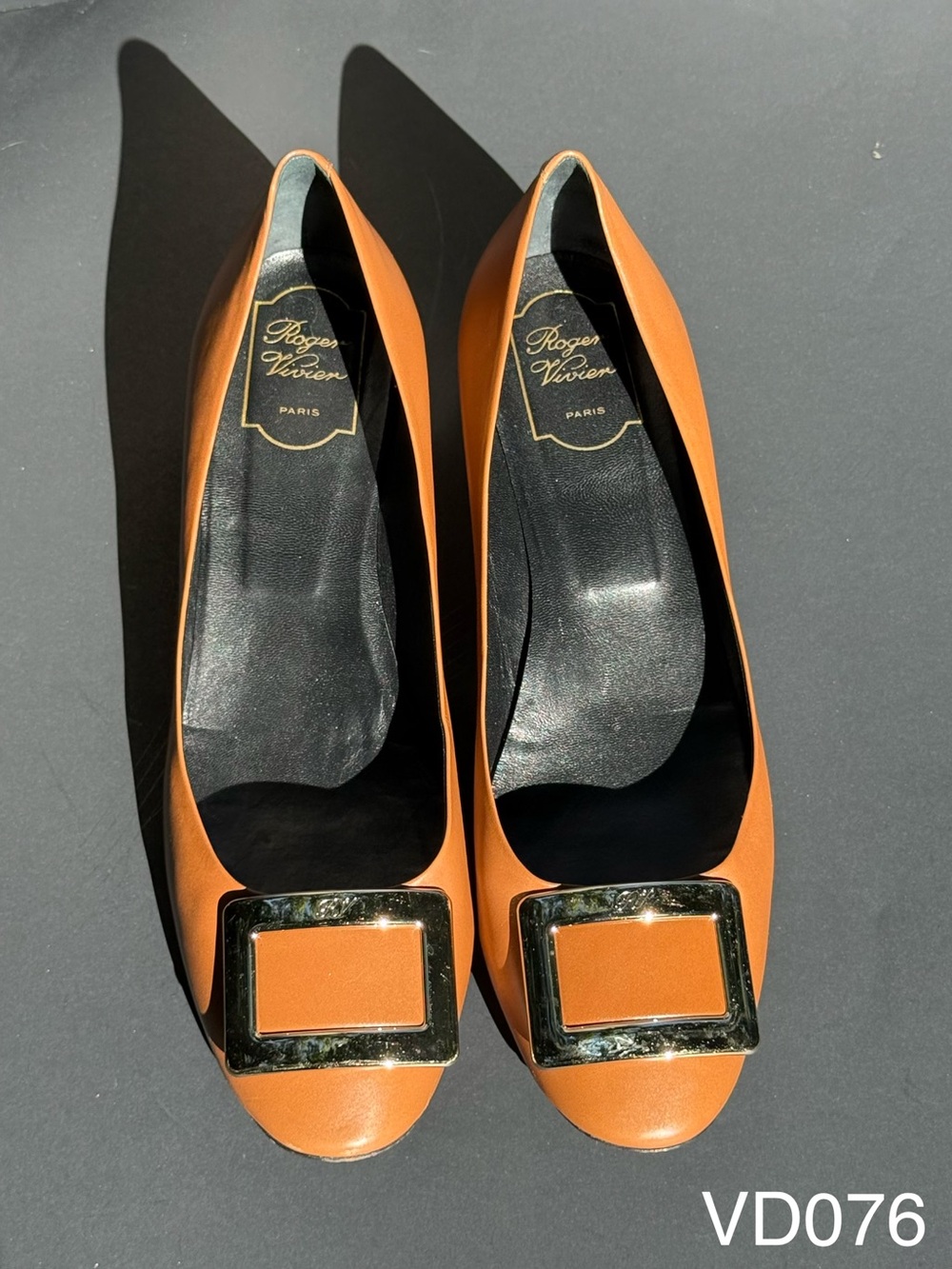 Roger Vivier Belle Vivier Orange Leather Buckle Pumps EU 42 US 12